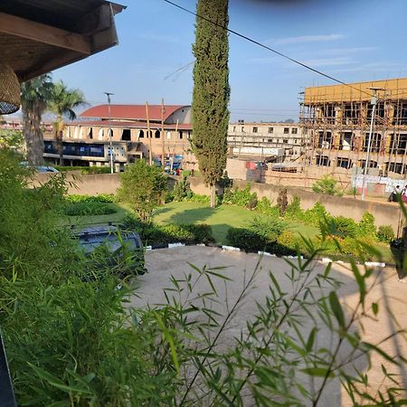 Grassroots Cafe & Deli Bed & Breakfast Masaka Exterior photo