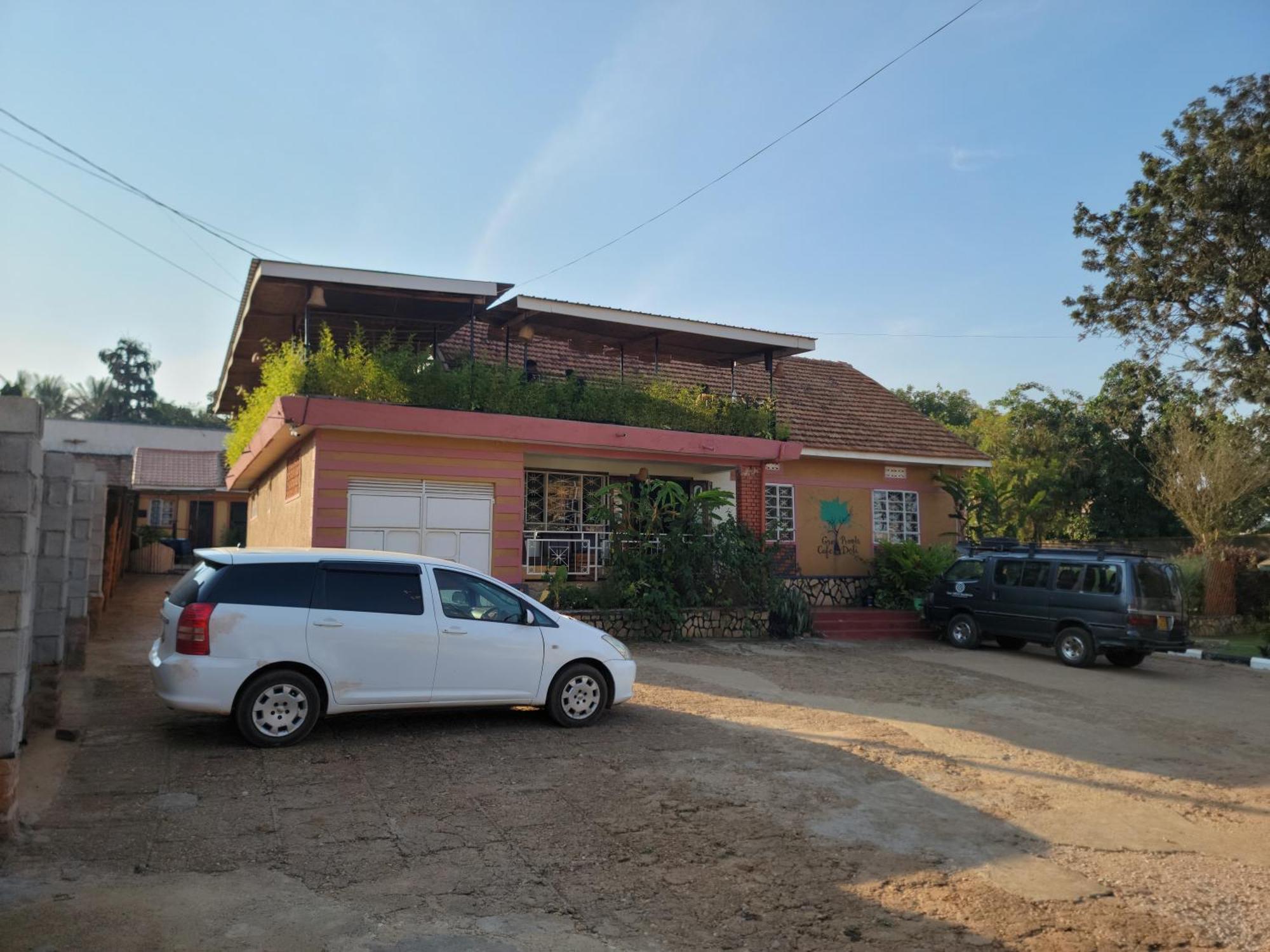 Grassroots Cafe & Deli Bed & Breakfast Masaka Exterior photo