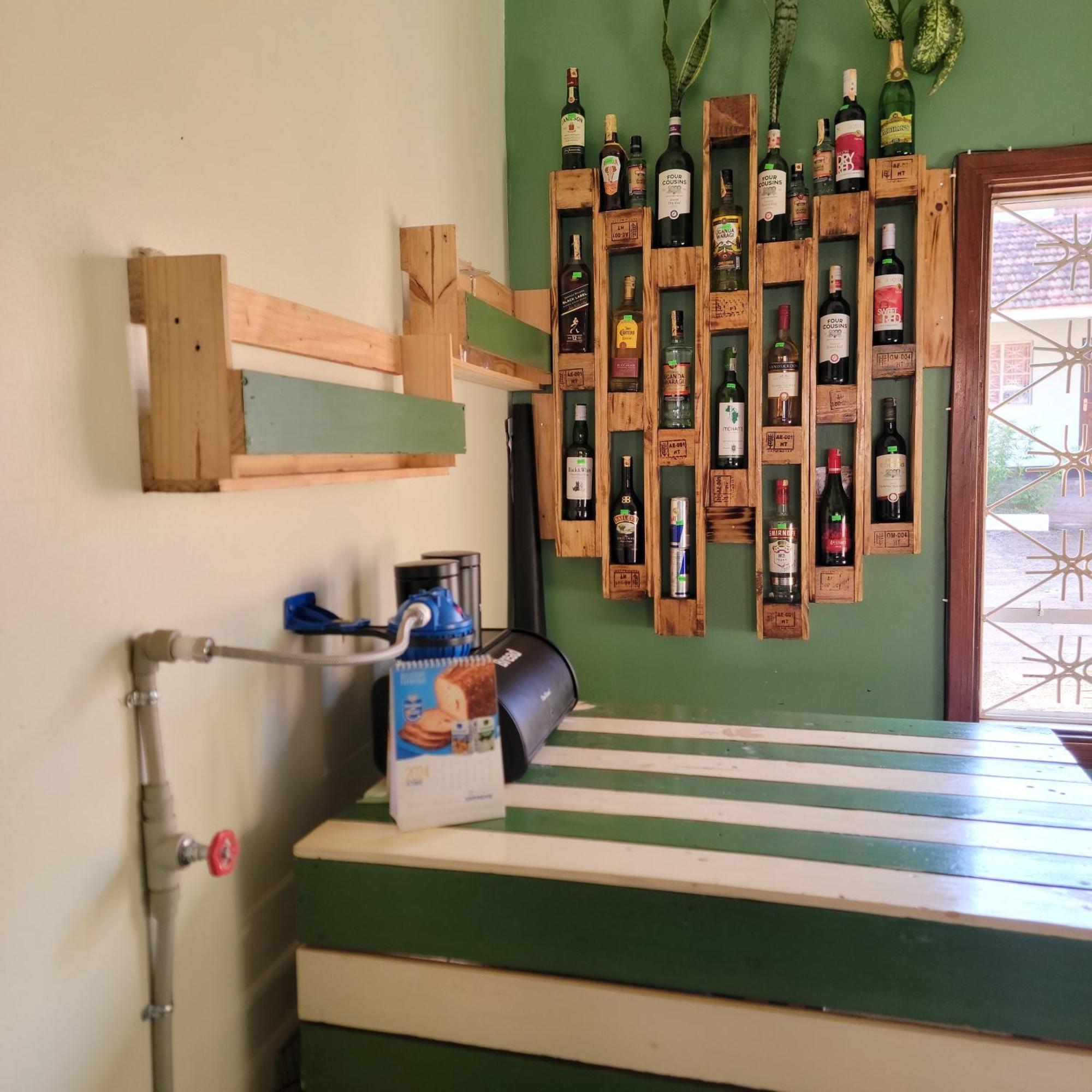 Grassroots Cafe & Deli Bed & Breakfast Masaka Exterior photo