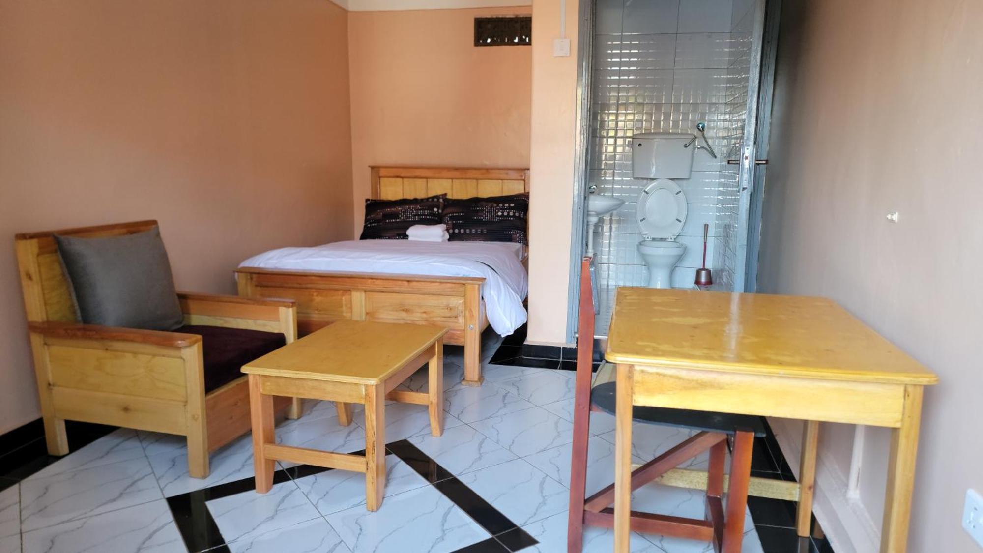Grassroots Cafe & Deli Bed & Breakfast Masaka Exterior photo