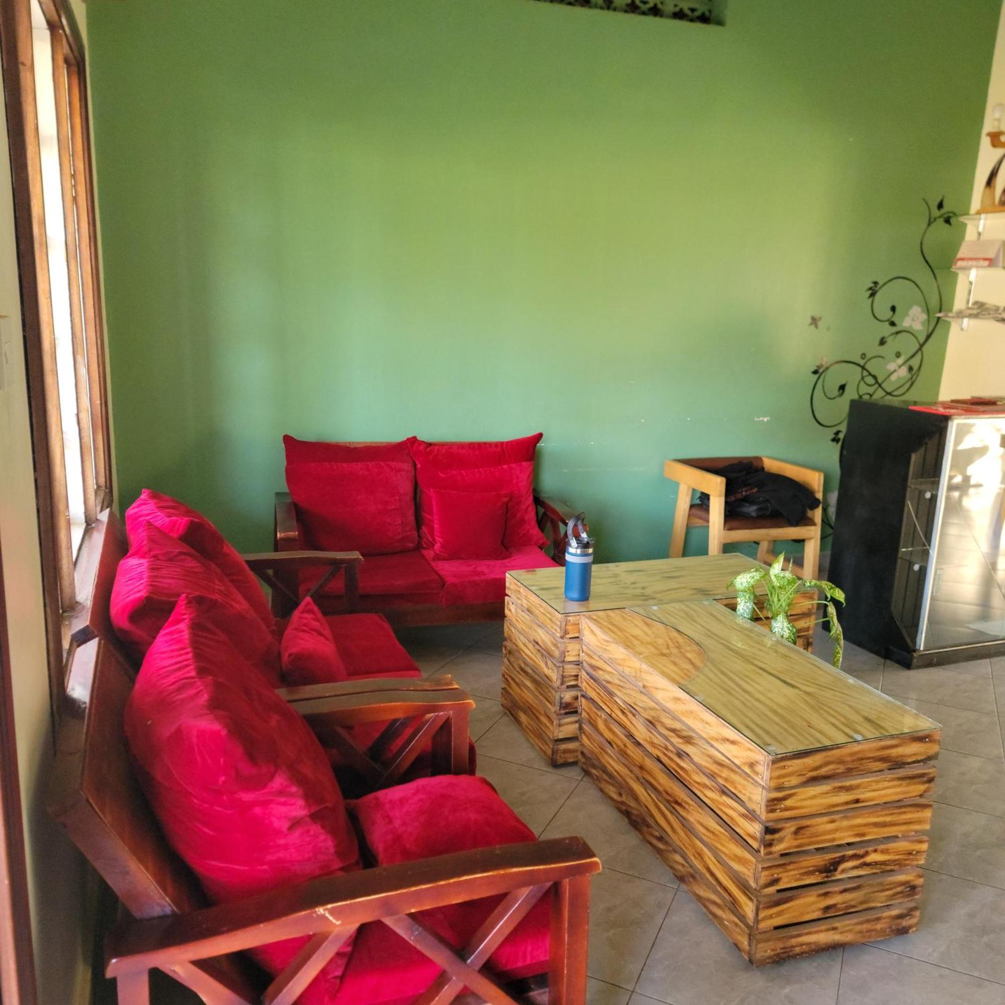 Grassroots Cafe & Deli Bed & Breakfast Masaka Exterior photo